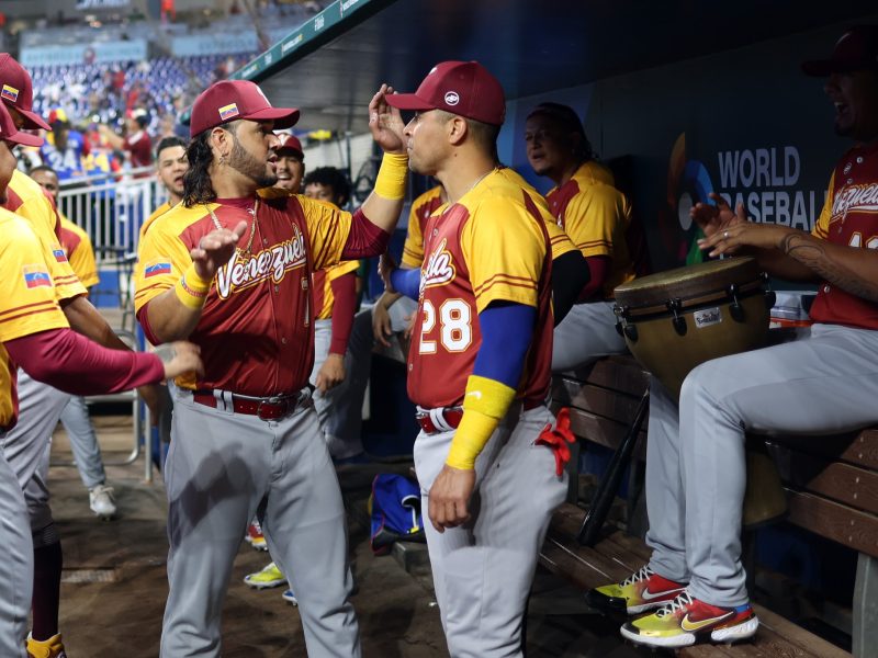 Venezuela espera por rival y gana sus cuatro partidos