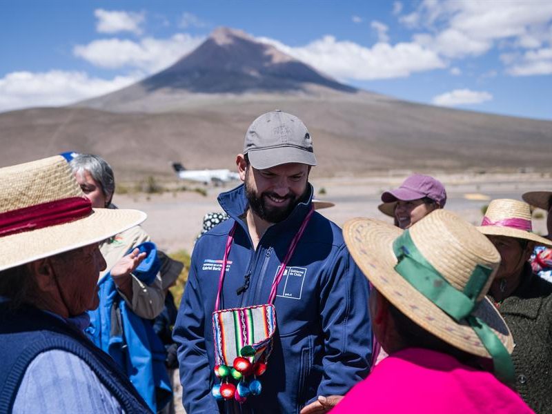 Presidente de Chile culpa a Bolivia de impedir expulsión de migrantes