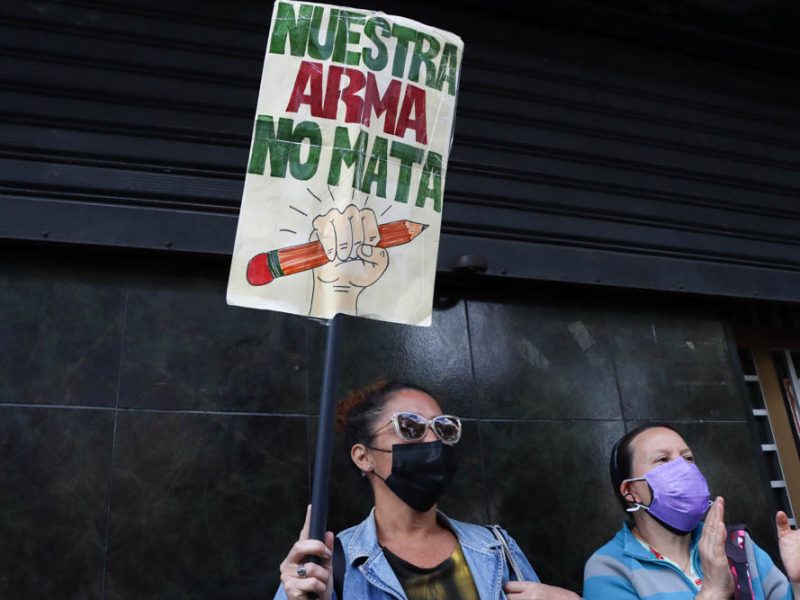 Docentes protestan frente a la Inspectoría del Trabajo. Foto: Mairet Chourio
