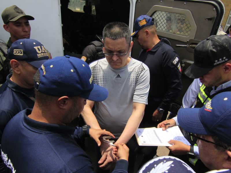 Colombia recibe en la frontera a cinco delincuentes deportados de VenezuelaColombia recibe en la frontera a cinco delincuentes deportados de Venezuela
