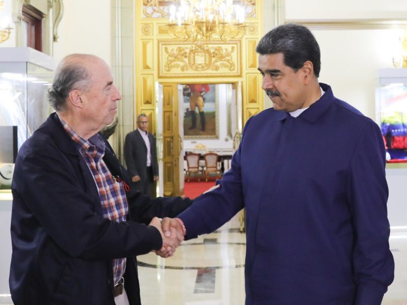 Canciller colombiano dice que culminó "reunión preparatoria" de conferencia con Venezuela tras reunirse con Maduro