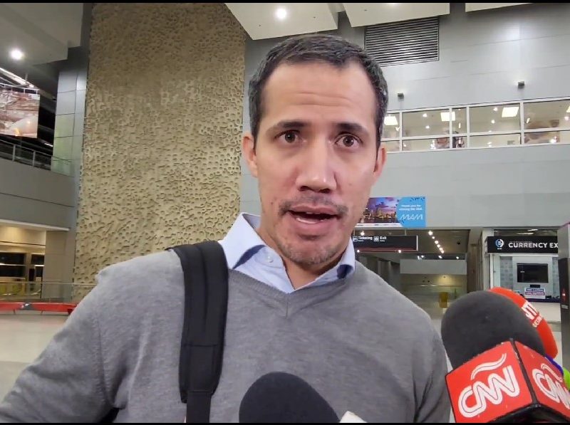 Juan Guaidó llega a Estados Unidos donde expresa temor por su familia y equipo de trabajo