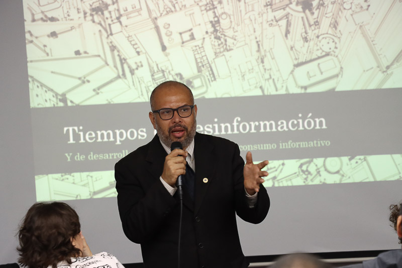 León Hernández-Guayoyo con Cocuyo en alianza con la Unión Europea en la Ucab (Mairet Chourio)