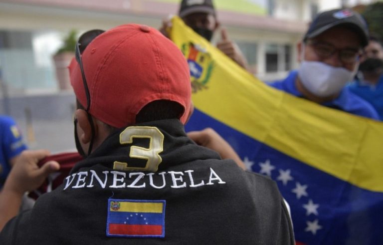 Solo 3 millones de venezolanos en el exterior podrán votar en la primaria