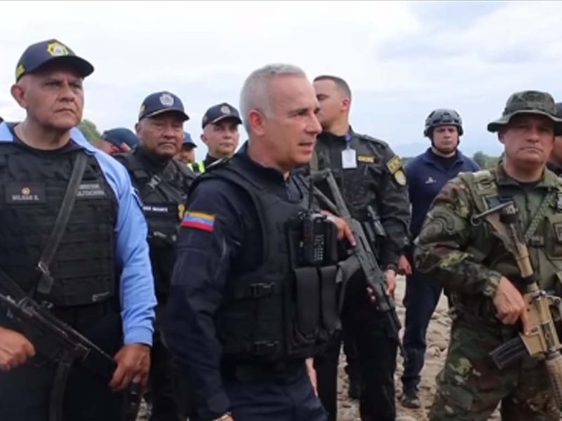 Atacan con granada a comisión de la PNB en Táchira y hay "tres neutralizados", dice Bernal