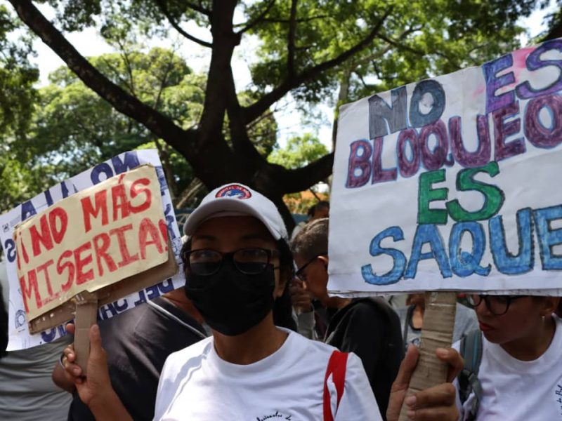 Adultos mayores protestan por pensiones dignas (Mairet Chourio)