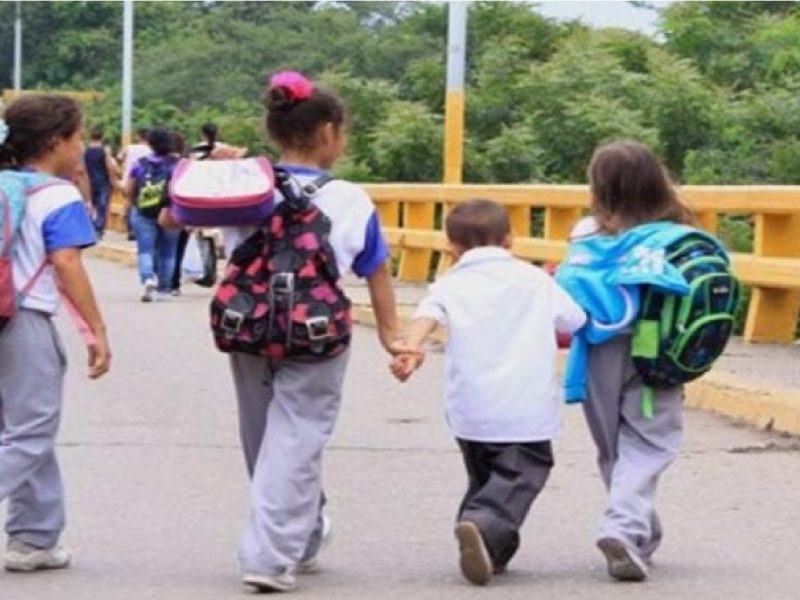 Memorias que iluminan: Caminos de ida y vuelta 