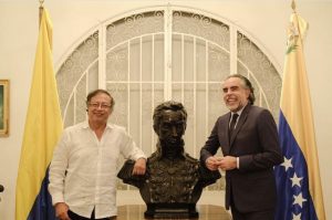 Armando Benedetti y su polémico paso por la embajada venezolana