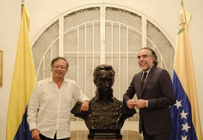 Armando Benedetti y su polémico paso por la embajada venezolana