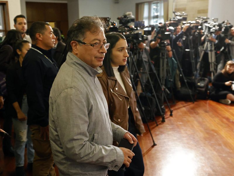 Interceptaciones ilegales por un robo doméstico detonan la crisis en el Gobierno de Petro