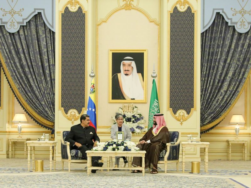 Maduro se reúne con el príncipe heredero de Arabia Saudí