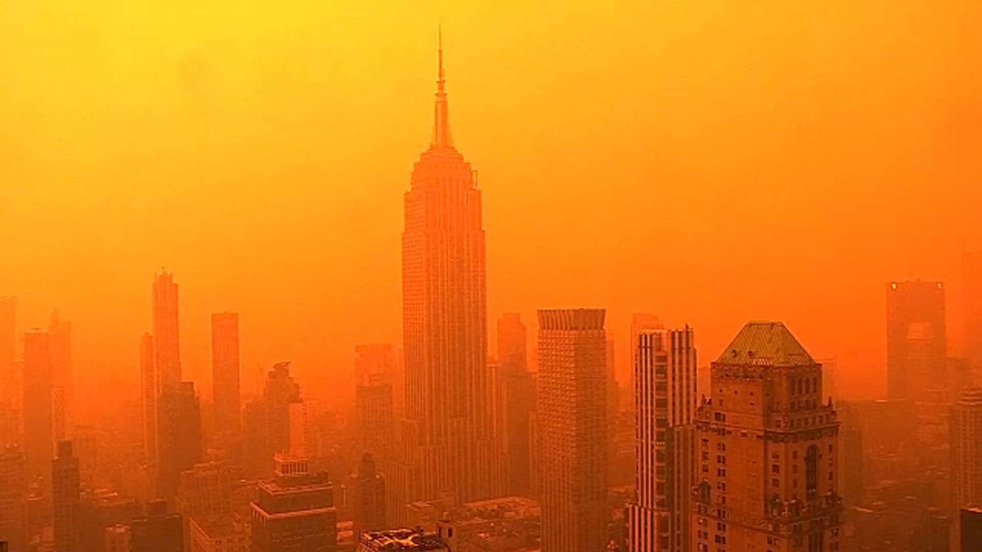 Nueva York se oscurece por humo de incendios proveniente de Canadá ...