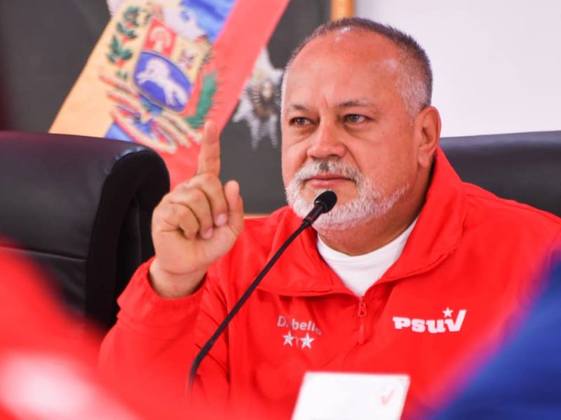 Cabello a Plataforma Unitaria: «No puedes marcar distancia de Trump inmoral»