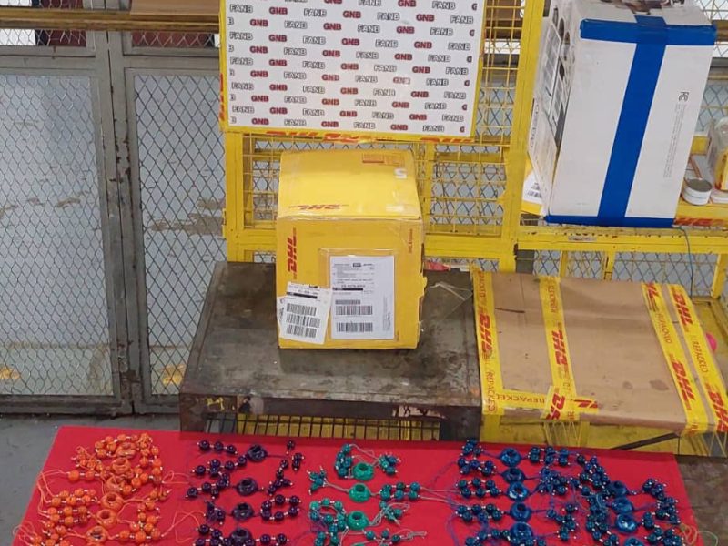 En collares artesanales escondían 13 kilos de cocaína que iban a enviar a España