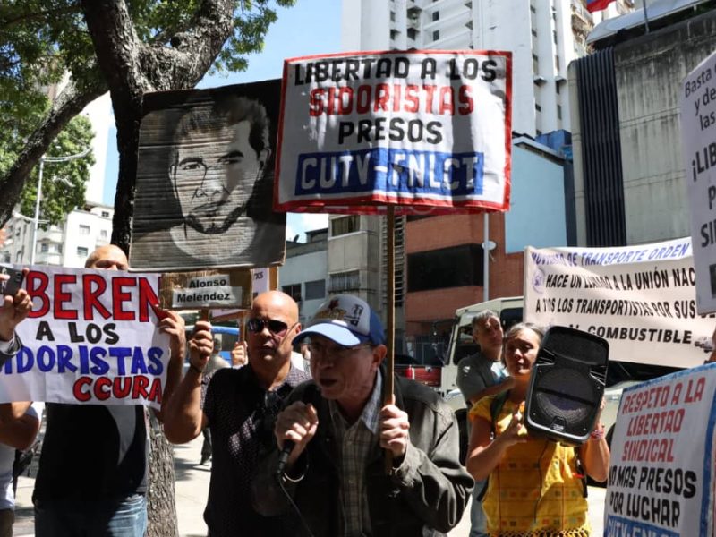 Trabajadores protestas por la liberación de compañeros presos (Mairet Chourio)