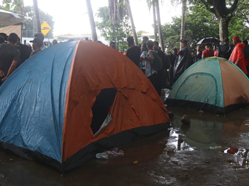 Cerca de 15.000 migrantes están varados a la intemperie en la frontera sur de México