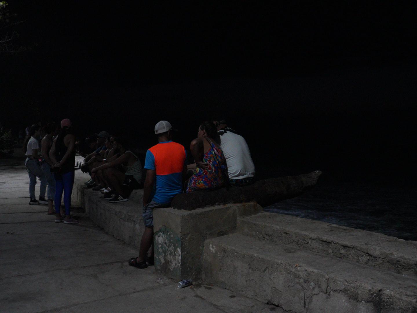 Las esperanzas siguen intactas. La gente se pregunta y mira hacia el mar a la espera de que regresen los desaparecidos