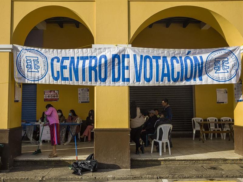 Centros de votación abren en Guatemala a la espera de 9,3 millones de personas