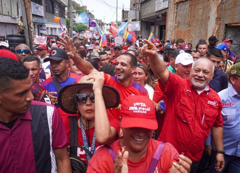 Diosdado Cabello a candidatos a las primarias inhabilitados: «No te vistas que no vas»