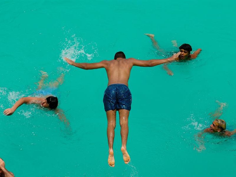 Tercera ola de calor en España vuelve a traer temperaturas tórridas y noches sofocantes