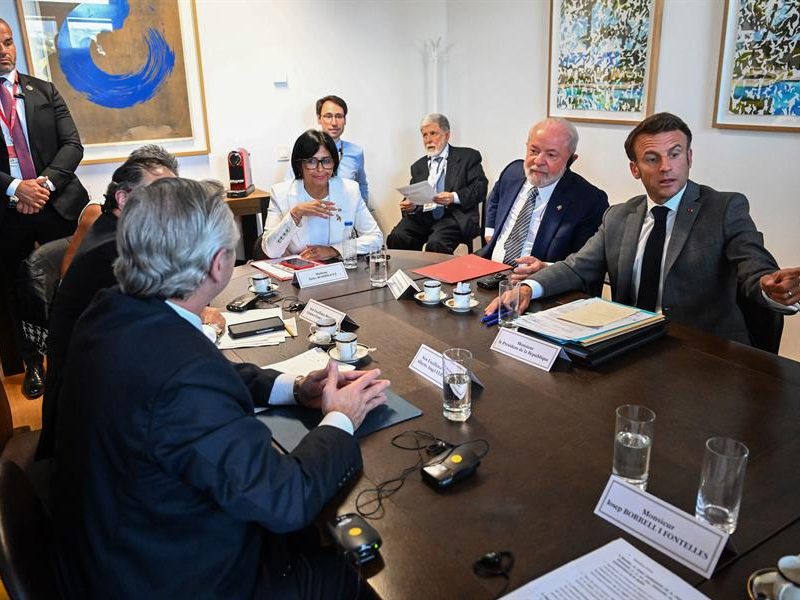 Comando de María Corina rechaza encuentro entre Delcy Rodríguez y Gerardo Blyde en Bruselas