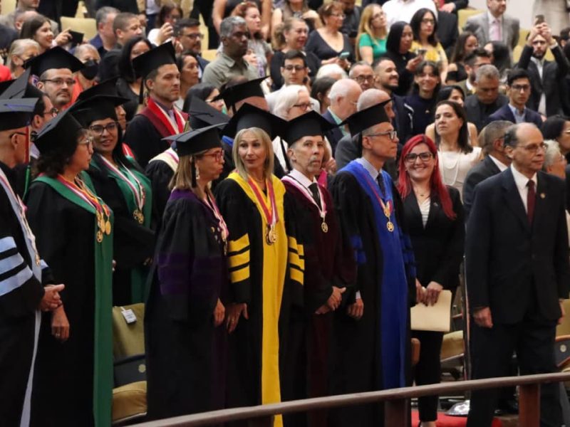 Juramentación de nuevas autoridades de la UCV (Mairet Chourio)