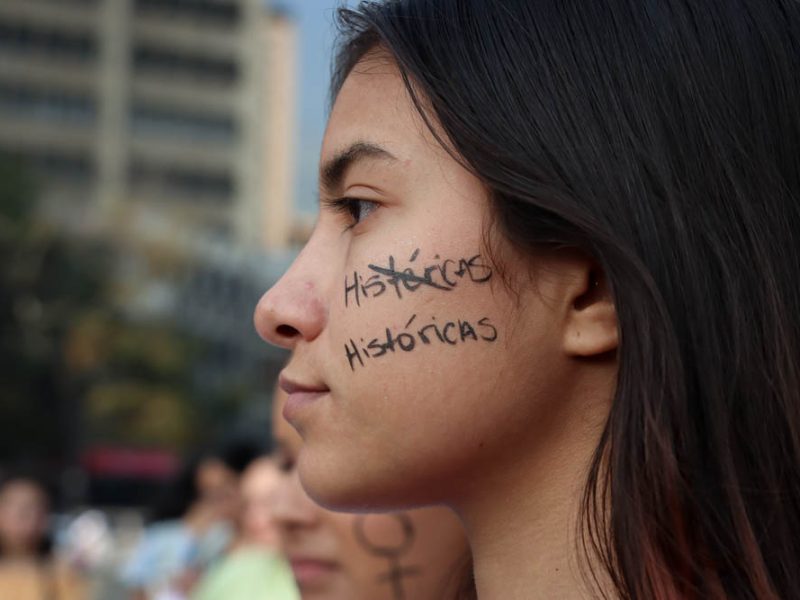 Venezolanas son cada vez más vulnerables ante la violencia en el país, advierten expertas