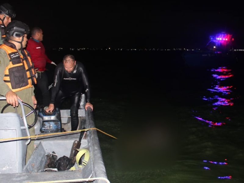 Rescatan cuerpo de hombre tras accidente en lago de Maracaibo