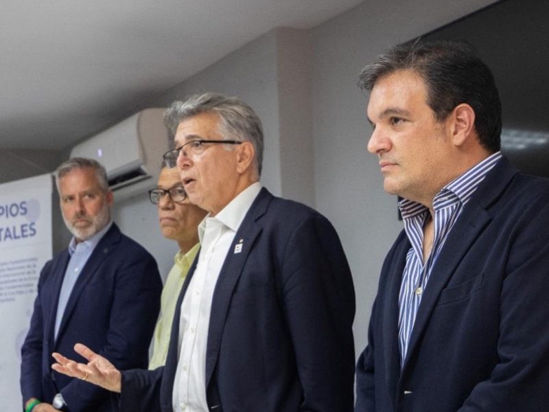 Cruz Roja Venezolana recibe dos delegados de la Ifrc en Caracas