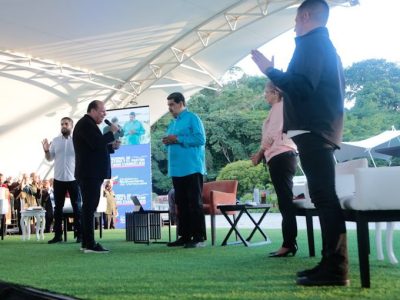 Qué busca alianza de Maduro y el Psuv con sector del movimiento evangélico