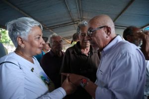 Caleca pide "transformar la indignación en una ola de reconstrucción"