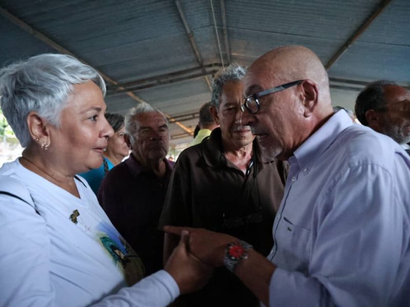 Caleca pide "transformar la indignación en una ola de reconstrucción"