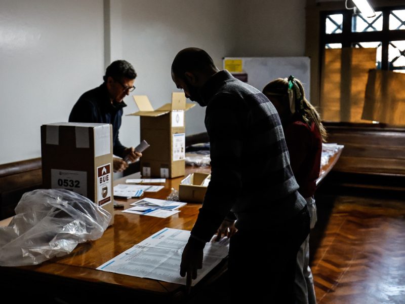 Abren los centros de votación para las elecciones primarias en ...