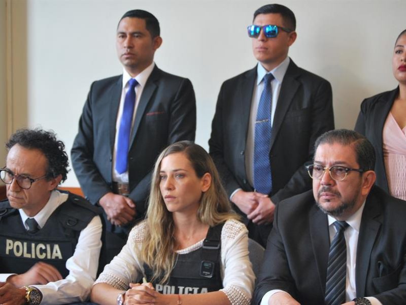 Madre de Fernando Villacencio pide por votar por la lista de su hijo en Ecuador