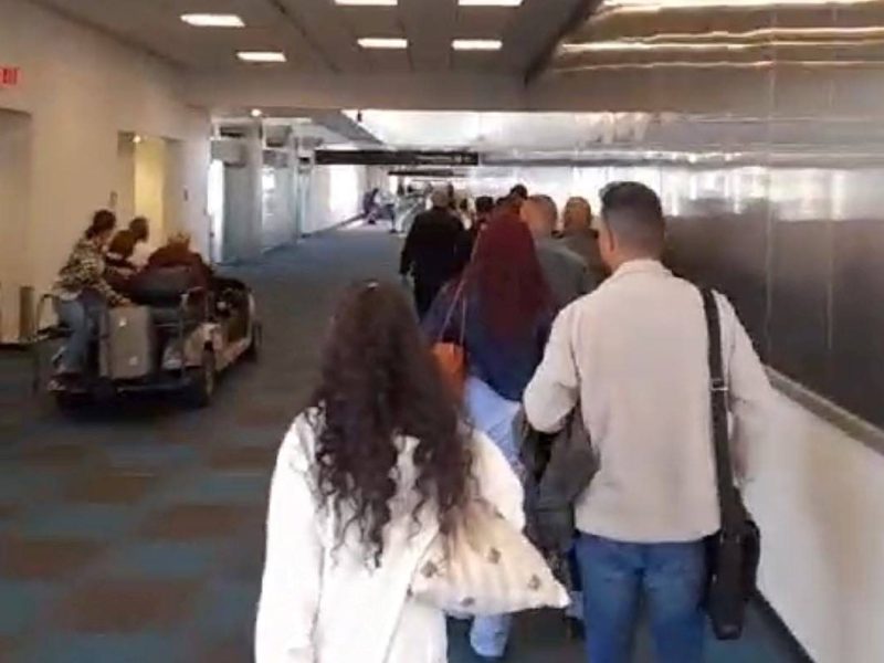 Familia venezolana Parole