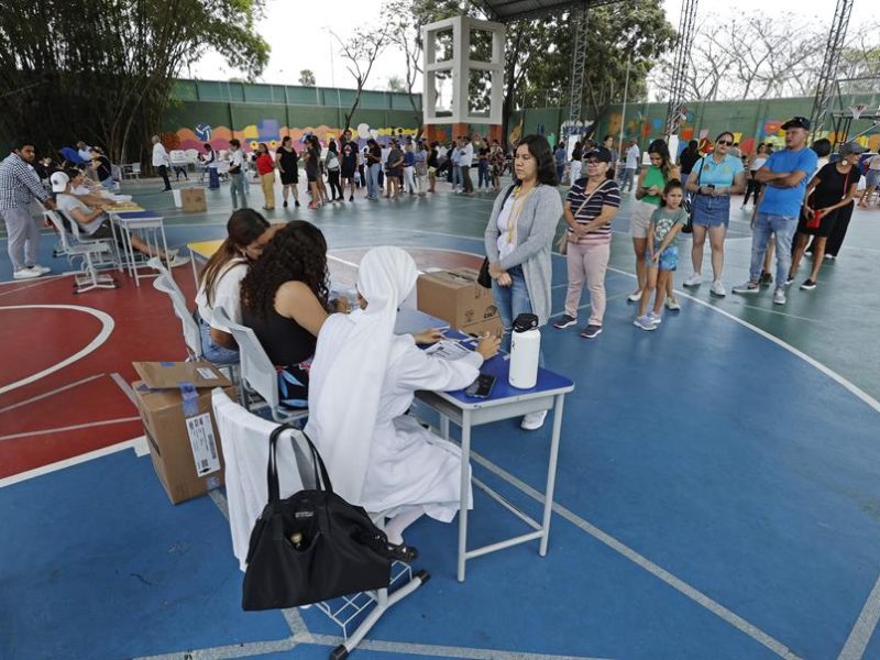 Avanzan con normalidad las primeras horas de las elecciones generales en Ecuador