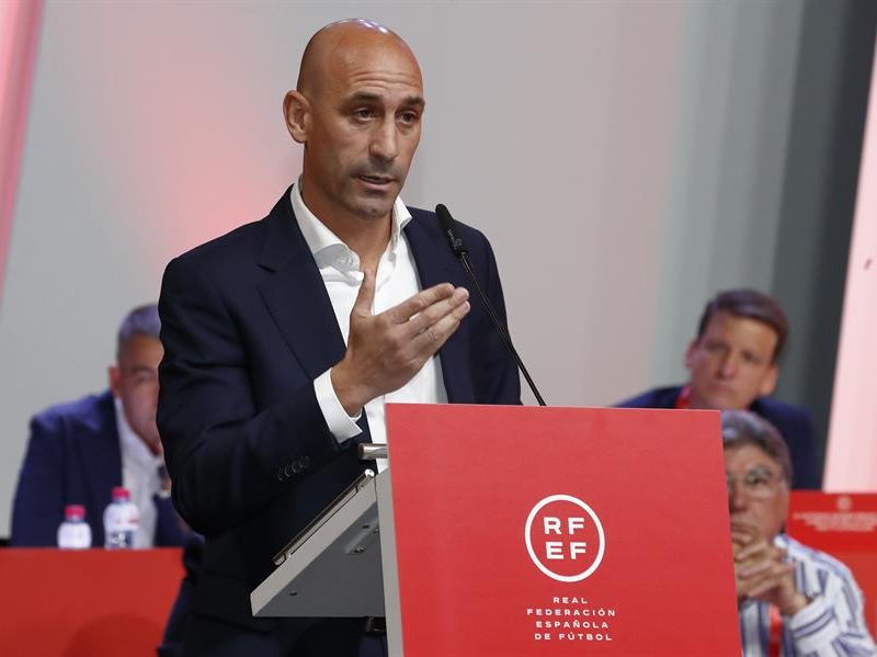 Fifa suspende a Luis Rubiales, Pedro Rocha lo sustituye