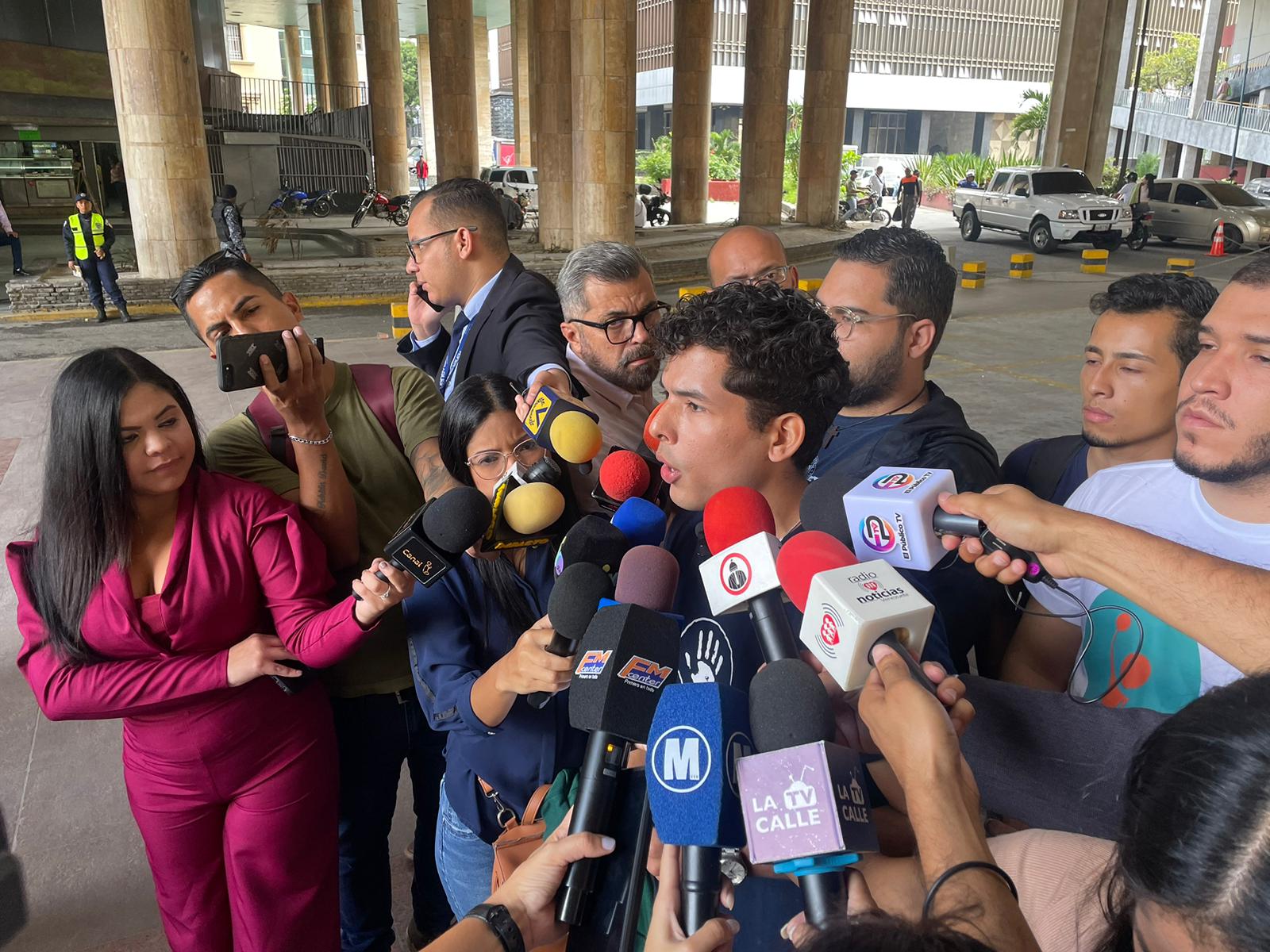 Estudiantes venezolanos CNE