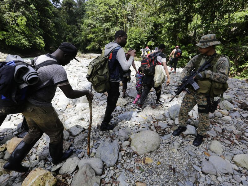 Migrantes por el Darién