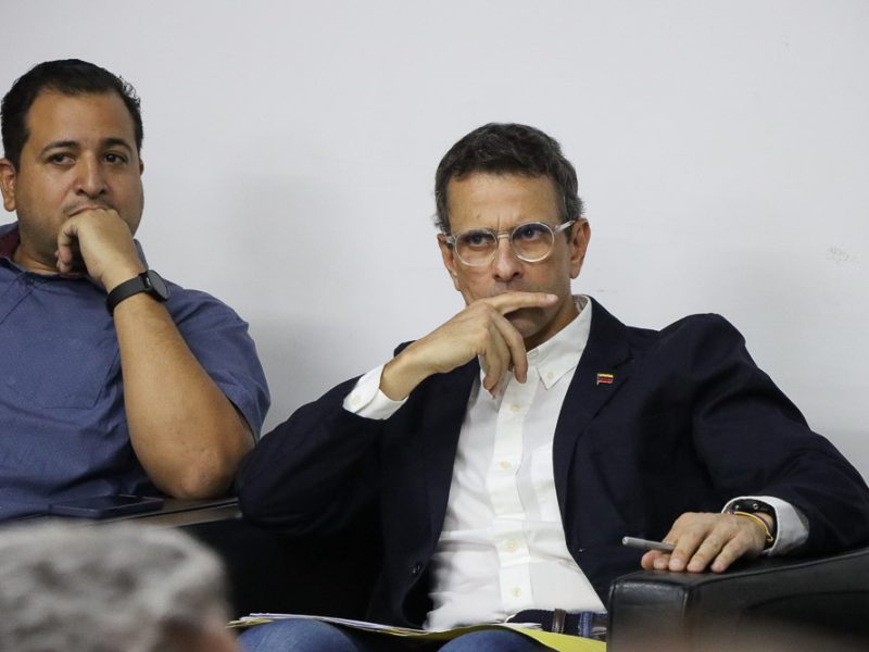 Henrique Capriles con dirigentes sindicales (Mairet Chourio)