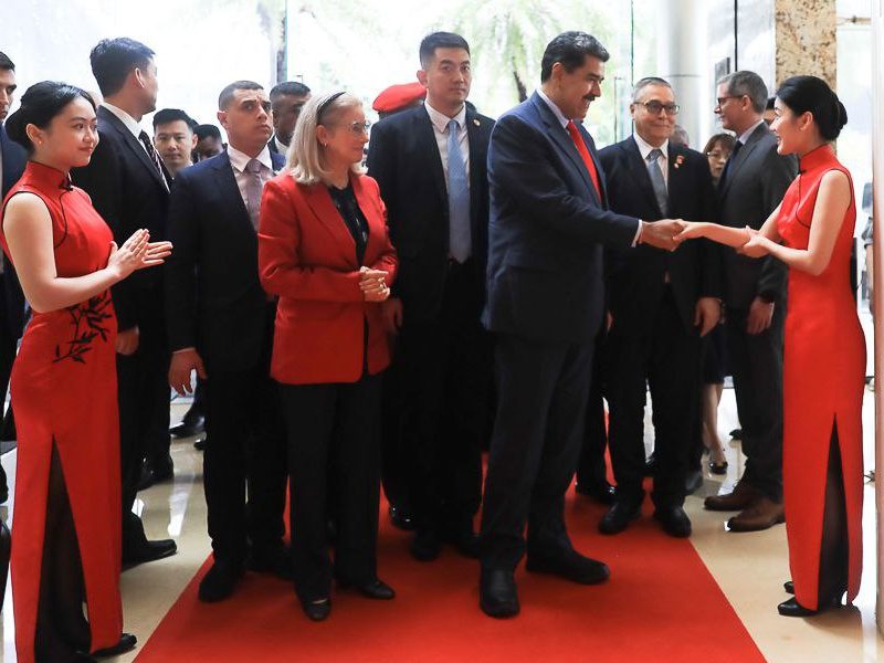 Qué busca Nicolás Maduro en su viaje a China según analistas