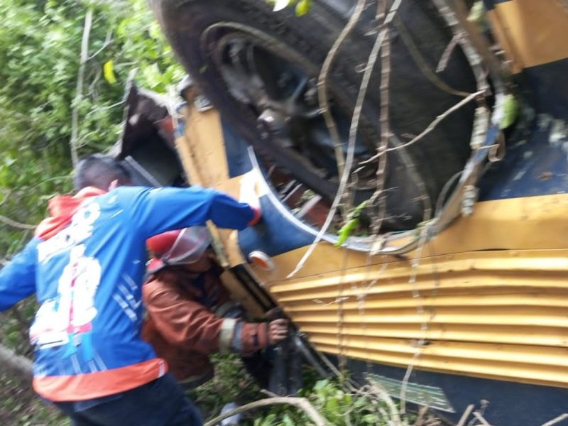 Cuatro muertos y 28 heridos deja vuelco de autobús en Puerto Cabello