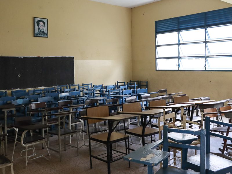 Reinicio de actividades administrativas en las escuelas (Mairet Chourio)