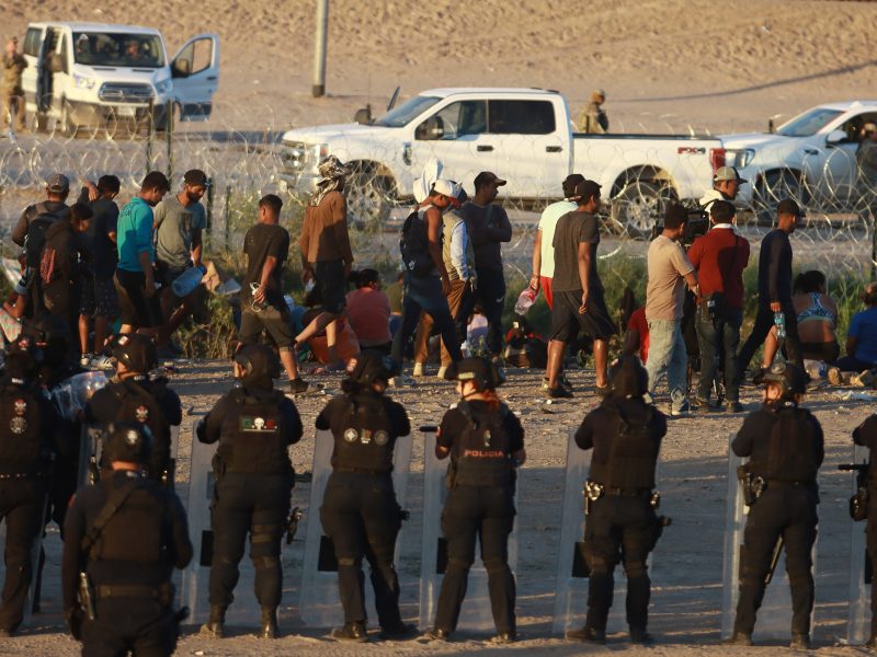 México intenta impedir con refuerzo policial cruce de migrantes a EEUU