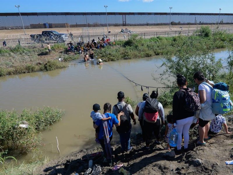 Wola pide respetar principio de no devolución para migrantes venezolanos en riesgo