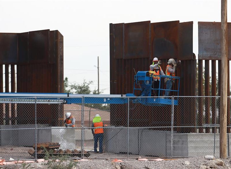 EEUU empieza a reforzar el muro fronterizo con México, el mismo que Biden criticó