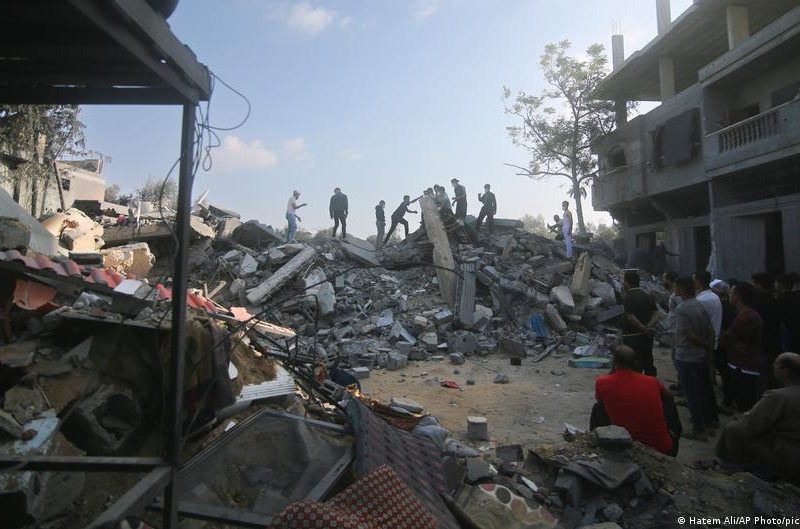Al menos 2.750 muertos en Gaza tras nuevos bombardeos de Israel