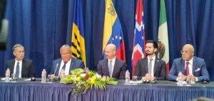 Gobierno y Plataforma Unitaria acuerdan garantías electorales y protección de activos en Barbados