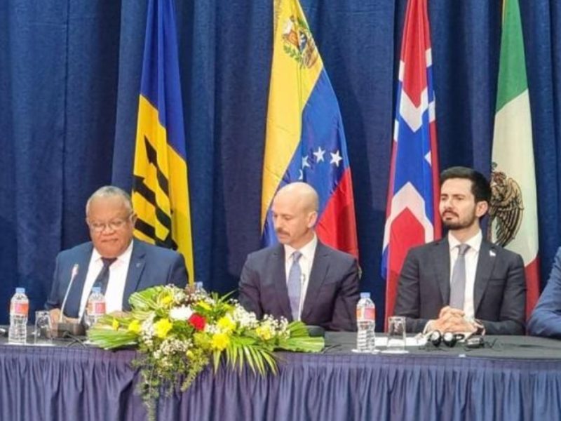 Gobierno y Plataforma Unitaria acuerdan garantías electorales y protección de activos en Barbados