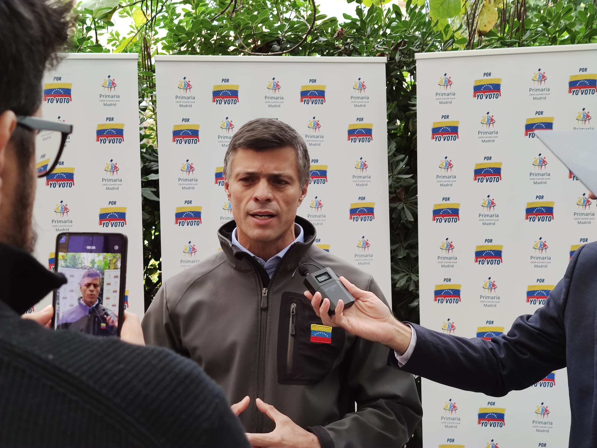 Venezolanos votan en Chile, Colombia, España, Alemania, Bélgica y Suiza este domingo.
